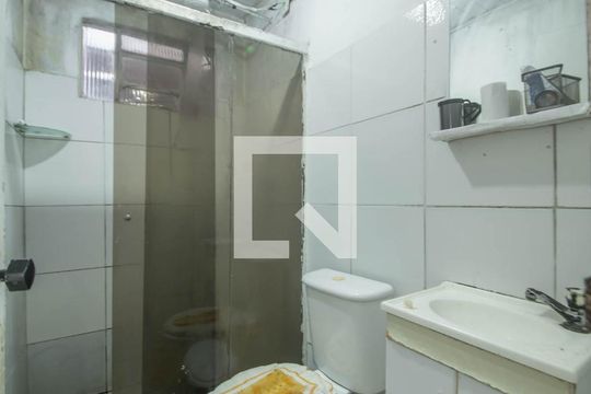 Banheiro de casa para alugar com 2 quartos, 500m² em Vila Guarani (zona Sul), São Paulo