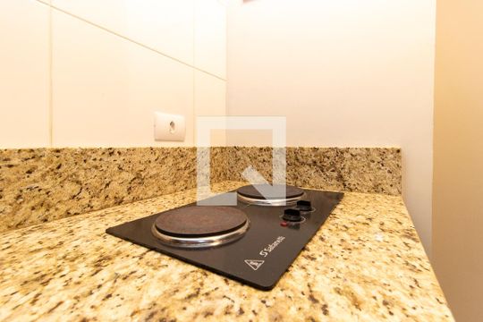 Cozinha - Armários de apartamento para alugar com 1 quarto, 34m² em Centro, Curitiba