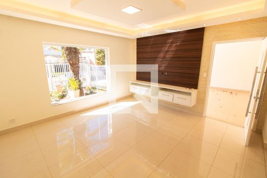 Sala de casa de condomínio à venda com 3 quartos, 308m² em Loteamento Caminhos de San Conrado (sousas), Campinas