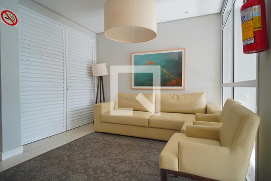 Hall de Entrada de apartamento à venda com 2 quartos, 65m² em Farrapos, Porto Alegre