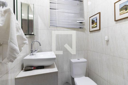 Lavabo de casa à venda com 4 quartos, 180m² em Vila Moraes, São Paulo