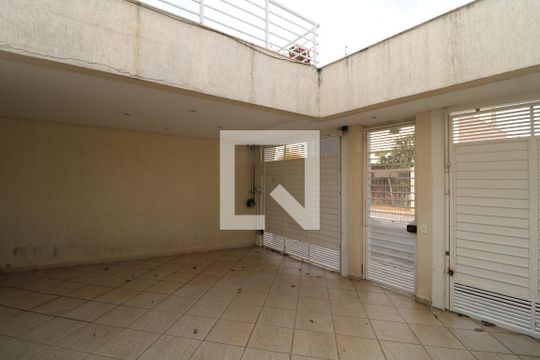 Garagem de casa à venda com 4 quartos, 300m² em Vila Santa Clara, São Paulo