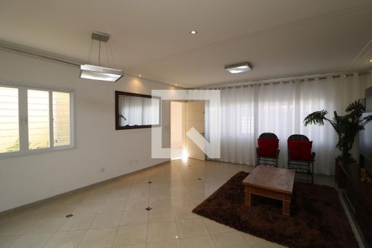 Sala de casa à venda com 4 quartos, 300m² em Vila Santa Clara, São Paulo