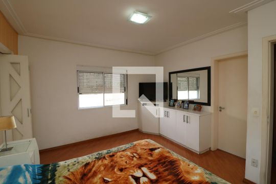 Suíte de casa à venda com 4 quartos, 300m² em Vila Santa Clara, São Paulo