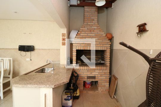 Churrasqueira de casa à venda com 4 quartos, 300m² em Vila Santa Clara, São Paulo