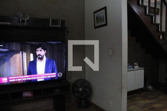 Sala de casa para alugar com 4 quartos, 150m² em Curicica, Rio de Janeiro