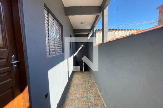 Entrada de casa de condomínio para alugar com 1 quarto, 45m² em Jardim Esmeralda, São Paulo