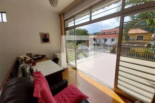 Casa à venda com 4 quartos, 310m² em São Francisco, Niterói