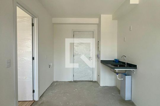 Sala de kitnet/studio para alugar com 1 quarto, 26m² em Pinheiros, São Paulo