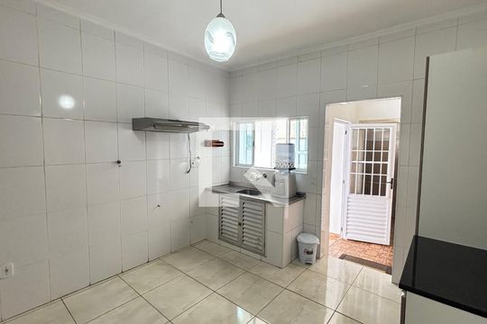Cozinha de casa para alugar com 2 quartos, 116m² em Vila Curuçá, Santo André