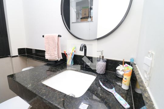 Lavabo da Sala de casa de condomínio à venda com 4 quartos, 186m² em Jardim Guanabara, Rio de Janeiro