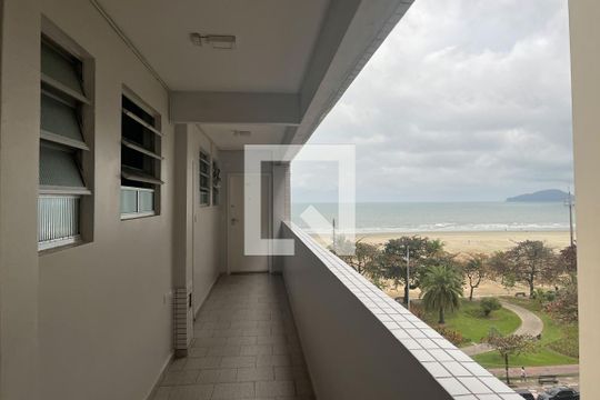 Corredor de apartamento para alugar com 1 quarto, 63m² em Gonzaga, Santos