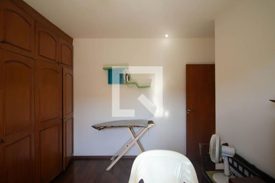 Quarto 1 de casa para alugar com 3 quartos, 250m² em Jardim Independência (são Paulo), São Paulo
