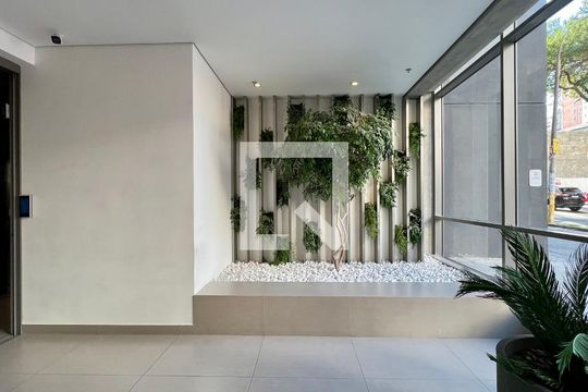 Hall de entrada de kitnet/studio à venda com 1 quarto, 24m² em Cerqueira César, São Paulo
