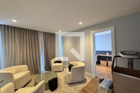 Sala de casa à venda com 5 quartos, 850m² em Barra da Tijuca, Rio de Janeiro