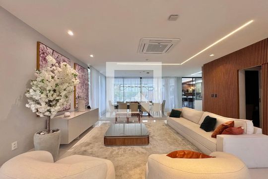 Sala de casa à venda com 5 quartos, 850m² em Barra da Tijuca, Rio de Janeiro