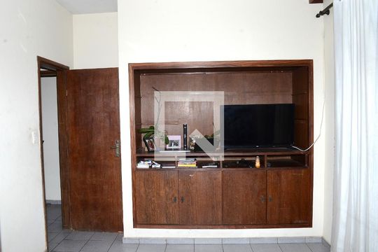 Quarto 1 de casa à venda com 3 quartos, 230m² em Goiânia, Belo Horizonte