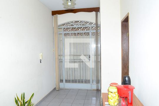 Sala 2 de casa à venda com 3 quartos, 230m² em Goiânia, Belo Horizonte