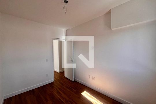 Quarto de apartamento à venda com 2 quartos, 65m² em Vila Industrial (campinas), Campinas