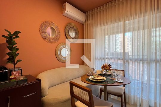 Sala de kitnet/studio para alugar com 1 quarto, 23m² em Pinheiros, São Paulo