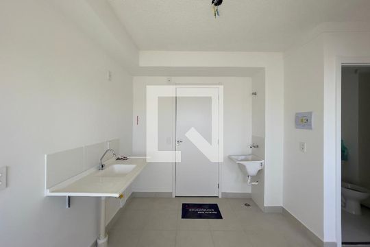 Cozinha e Área de Serviço de apartamento para alugar com 2 quartos, 32m² em Engenheiro Goulart, São Paulo
