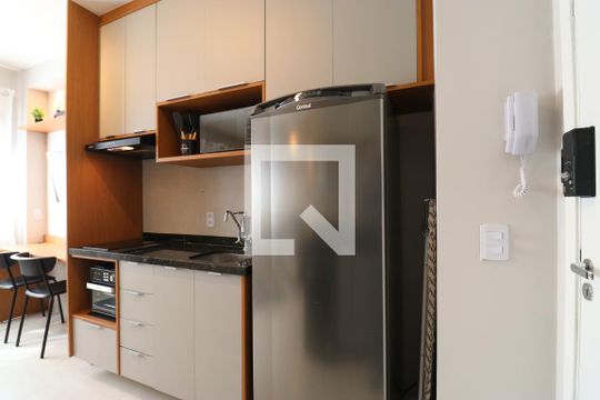 Cozinha e Área de Serviço de apartamento para alugar com 1 quarto, 25m² em Pompeia, São Paulo