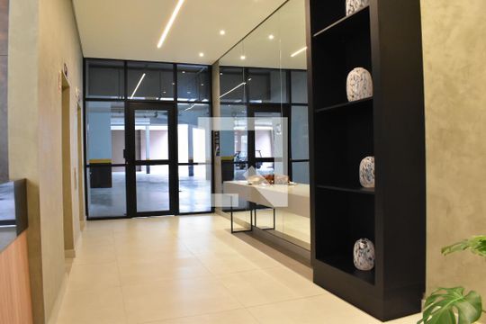 Hall de entrada de kitnet/studio à venda com 2 quartos, 34m² em Centro, Curitiba