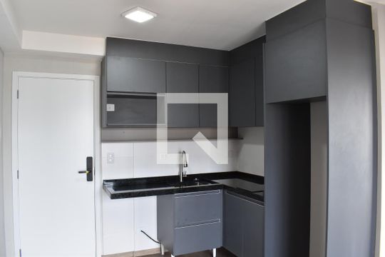 Sala/Cozinha de kitnet/studio à venda com 2 quartos, 34m² em Centro, Curitiba