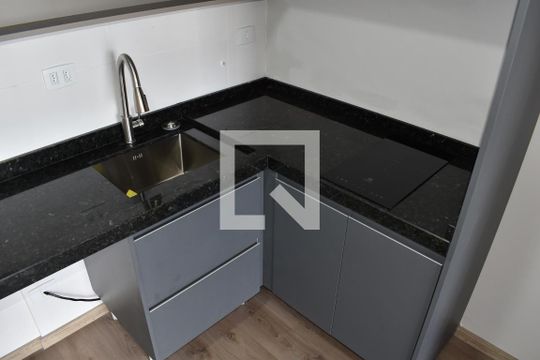 Sala/Cozinha de kitnet/studio à venda com 2 quartos, 34m² em Centro, Curitiba