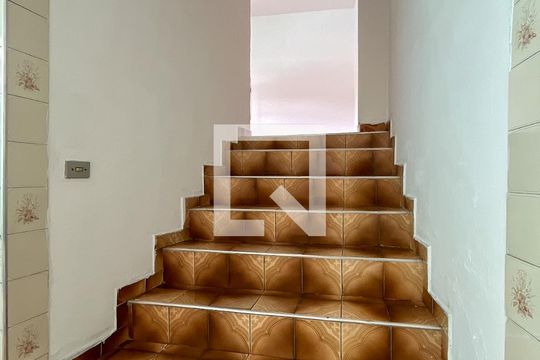 Escada de casa para alugar com 2 quartos, 62m² em Vila Penteado, São Paulo