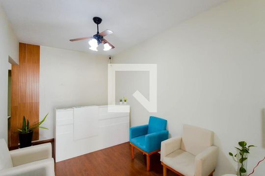 Sala 1 de casa à venda com 4 quartos, 127m² em Jardim Santa Francisca, Guarulhos