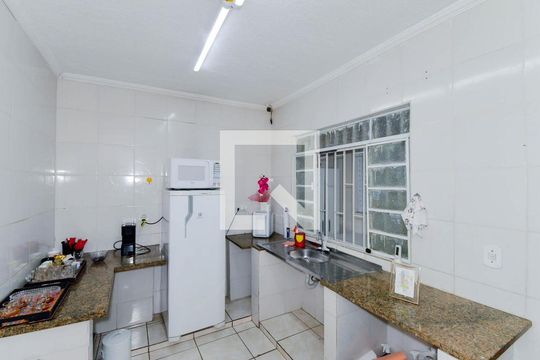 Cozinha de casa à venda com 4 quartos, 127m² em Jardim Santa Francisca, Guarulhos
