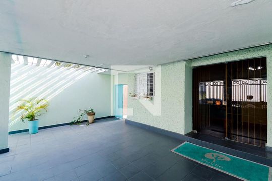 Área Externa de casa à venda com 4 quartos, 127m² em Jardim Santa Francisca, Guarulhos