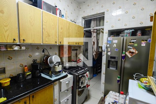 Cozinha de apartamento à venda com 2 quartos, 60m² em Vila Isabel, Rio de Janeiro