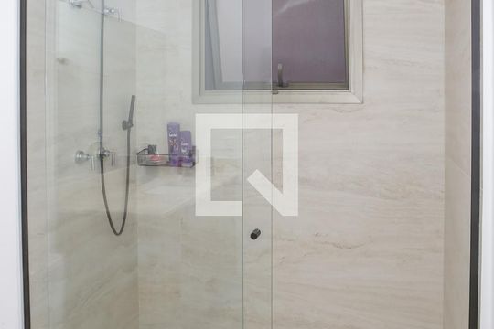 Banheiro de kitnet/studio para alugar com 1 quarto, 27m² em Perdizes, São Paulo