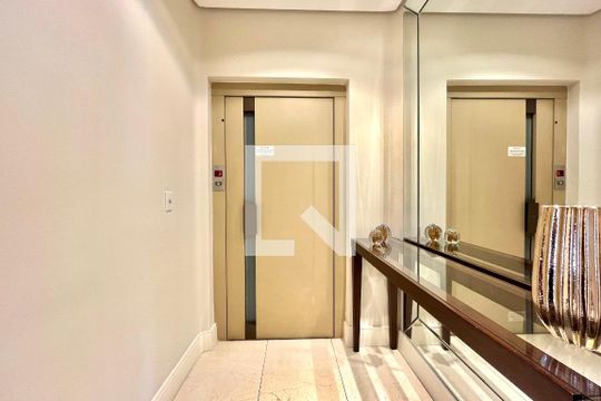 Hall privativo de apartamento à venda com 3 quartos, 225m² em Vila Clementino, São Paulo