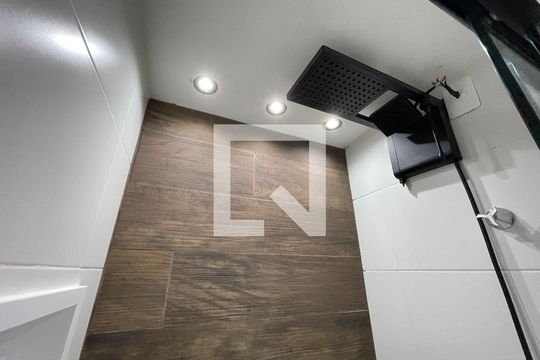 Banheiro da Suíte de casa de condomínio para alugar com 1 quarto, 25m² em Vila Butantã, São Paulo