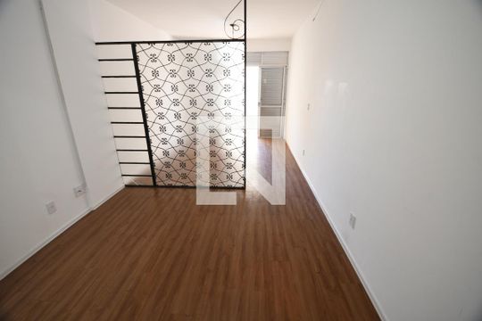 Sala de kitnet/studio à venda com 1 quarto, 32m² em Centro, Campinas