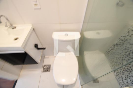 Banheiro de kitnet/studio à venda com 1 quarto, 32m² em Centro, Campinas