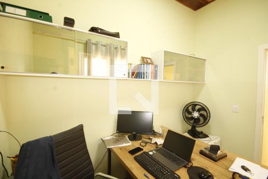 Escritório de casa de condomínio à venda com 4 quartos, 961m² em Jardim Petropolis, Nova Lima