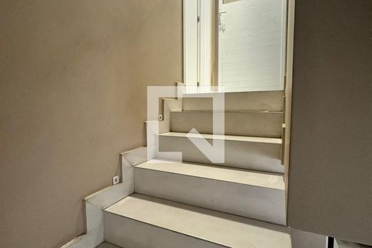Escada de apartamento para alugar com 3 quartos, 113m² em Ponte Grande, Guarulhos