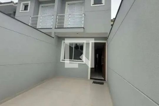 Garagem de casa à venda com 2 quartos, 220m² em Vila Nivi, São Paulo