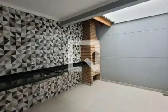 Churrasqueira de casa à venda com 2 quartos, 220m² em Vila Nivi, São Paulo