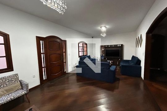 Sala de casa para alugar com 6 quartos, 500m² em Gopouva, Guarulhos