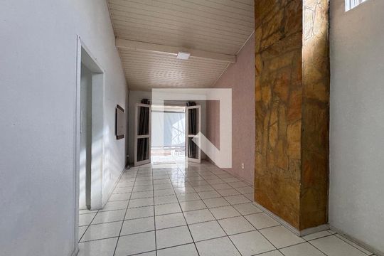 Sala de casa à venda com 4 quartos, 210m² em Scharlau, São Leopoldo