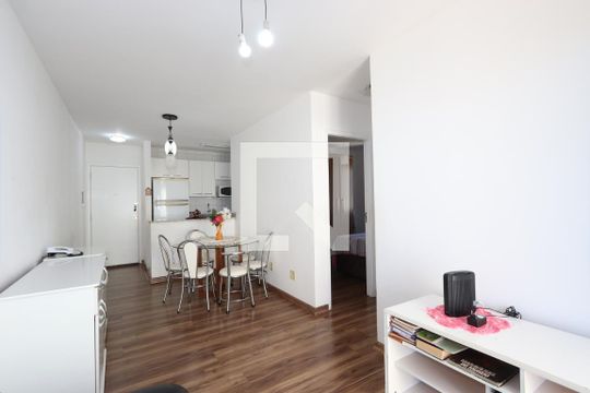 Sala de apartamento para alugar com 2 quartos, 50m² em Vila Antonieta, São Paulo