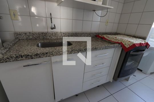 Cozinha de apartamento para alugar com 2 quartos, 50m² em Vila Antonieta, São Paulo