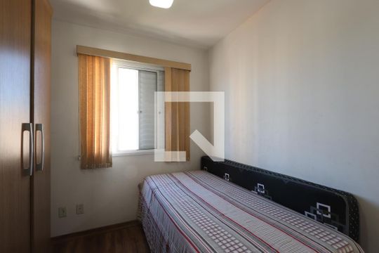 Quarto 2 de apartamento para alugar com 2 quartos, 50m² em Vila Antonieta, São Paulo
