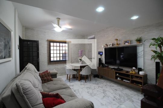 Sala de casa à venda com 3 quartos, 135m² em Taquara, Rio de Janeiro