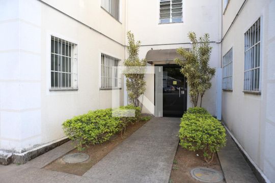 Área comum de apartamento para alugar com 2 quartos, 46m² em Califórnia, Contagem